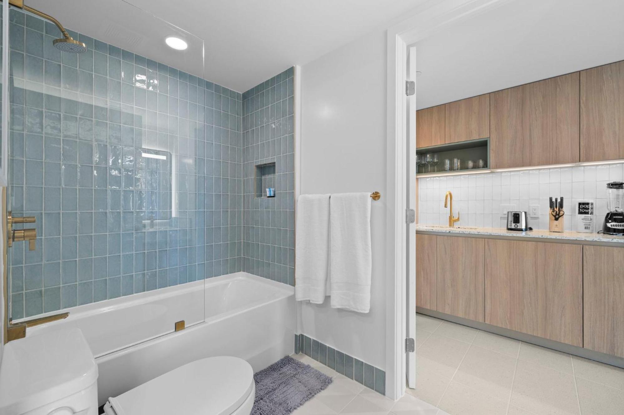 Stunning With Free Parking On 46th Floor! Apartamento